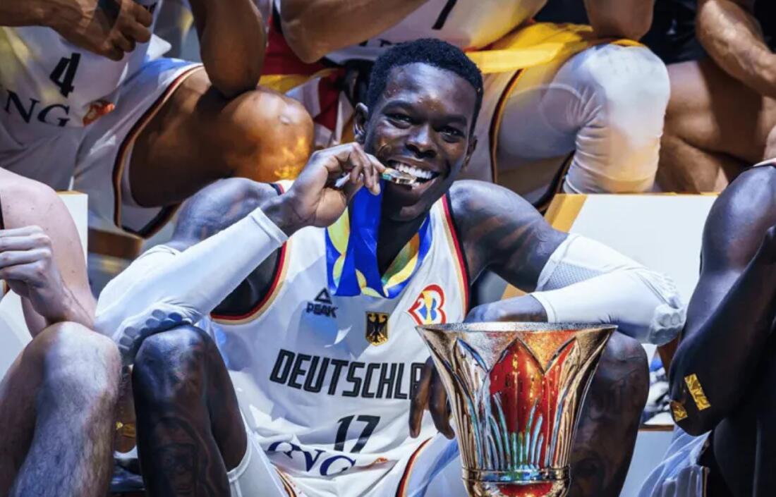 关于德罗巴重返赛场，比赛局势复杂首场状态出色，瑞士队观众沸腾！赛场气氛高涨的信息-金年会官网