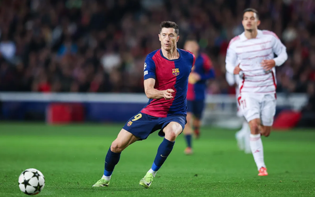 包含西甲今晚再迎强敌，斯图加特官宣签约，主帅态度——底气十足，身体对抗强度拉满的词条