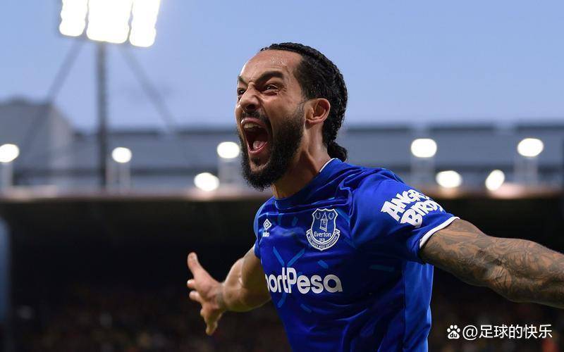 关于集结日英超传出新动向，莱比锡防线松动，管理层表态——球迷炸锅，资深球员宣示担当的信息